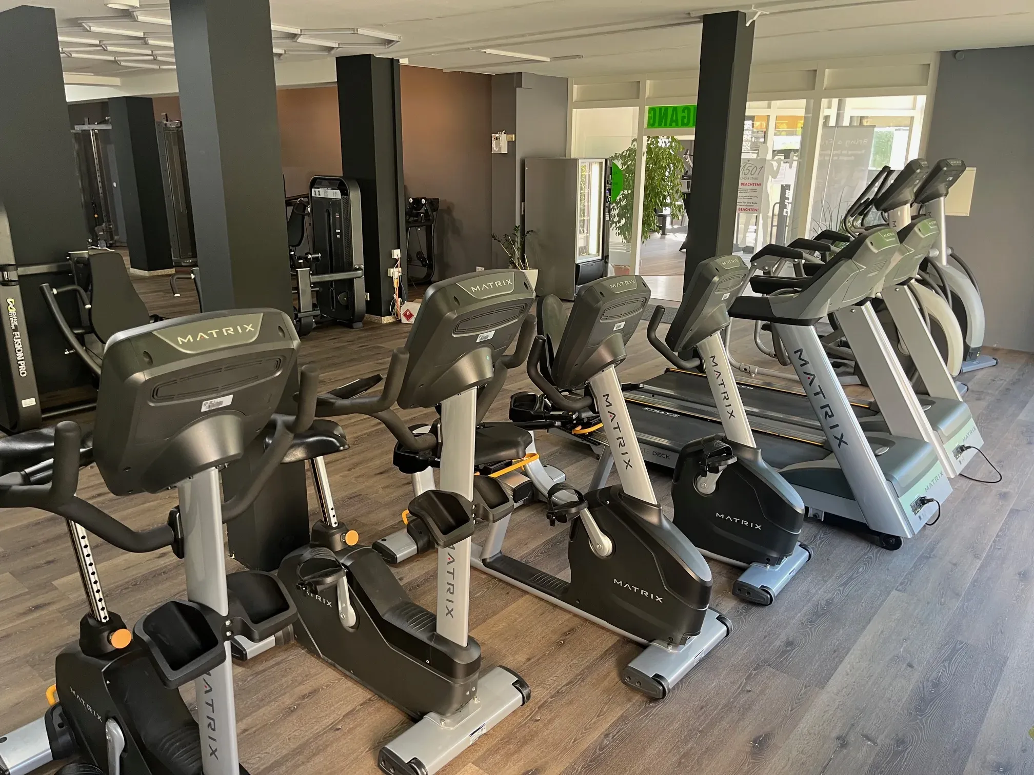 Dein Studio für Fitness & Gesundheit Header Hintergrund